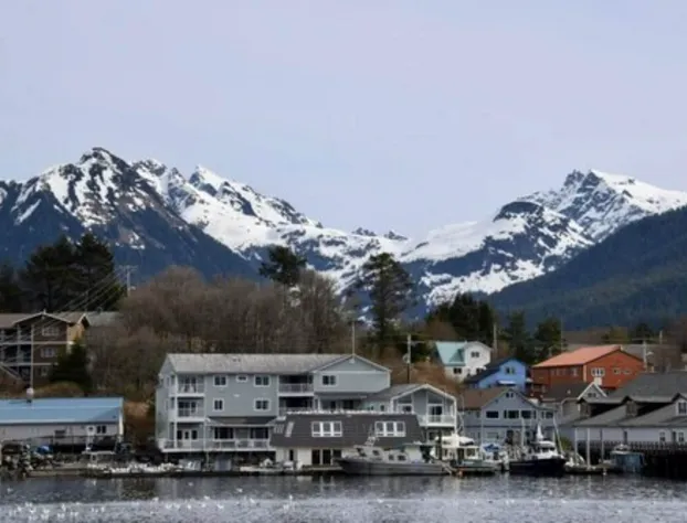 Longliner Lodge and Suites hotel detail image 2