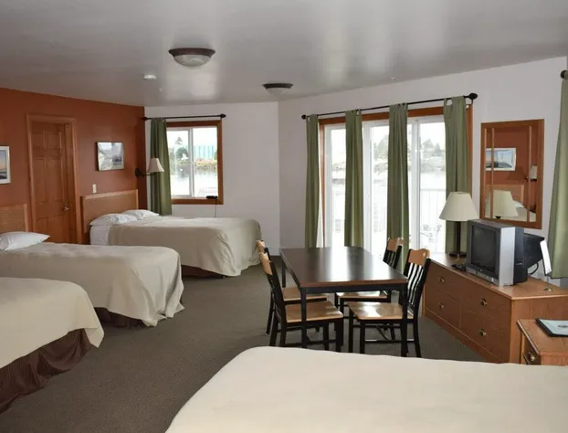 Longliner Lodge and Suites hotel detail image 4