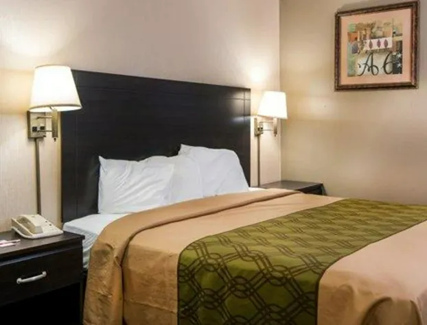 Econo Lodge Selma - Smithfield hotel detail image 4