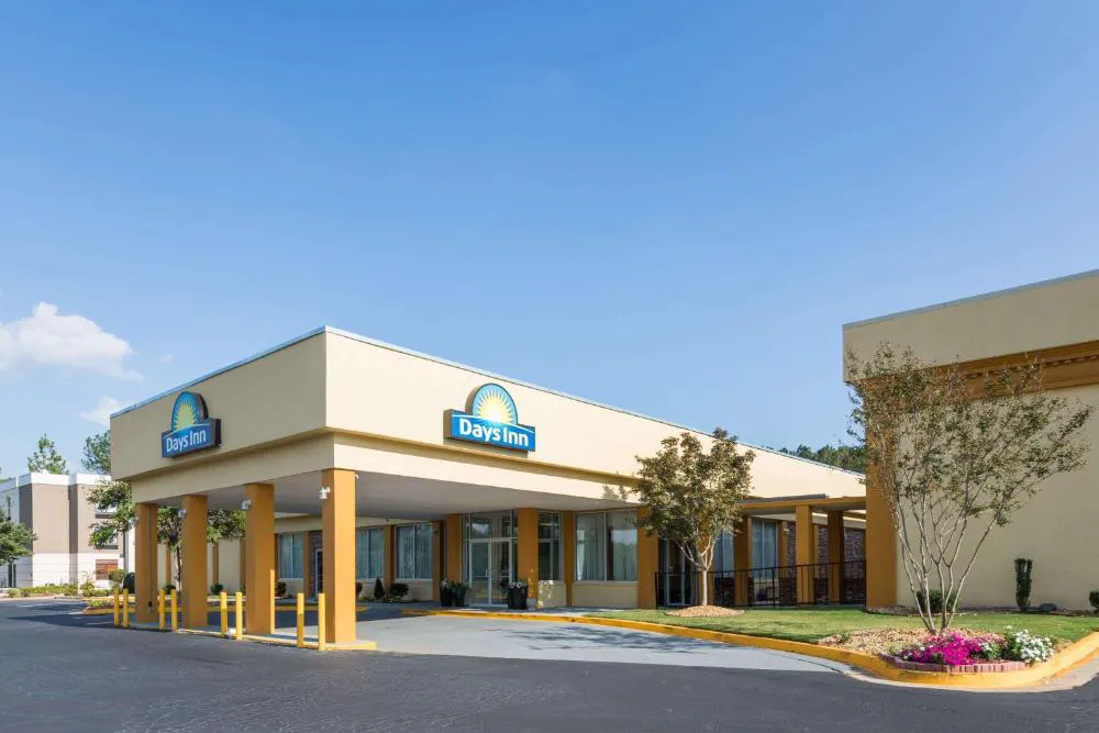 Days Inn by Wyndham Madison hotel hero