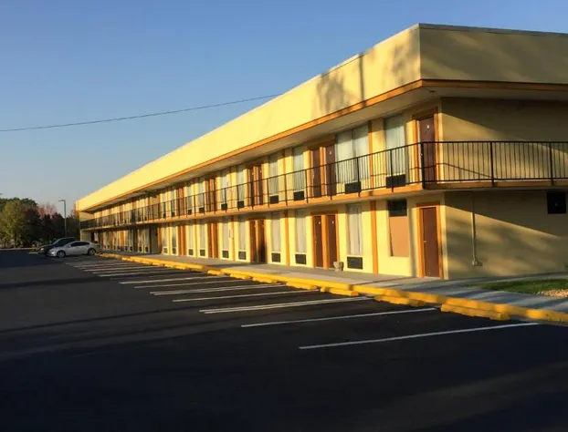 Days Inn by Wyndham Madison hotel detail image 4