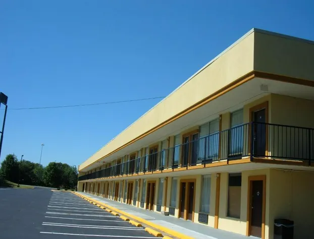 Days Inn by Wyndham Madison hotel detail image 1