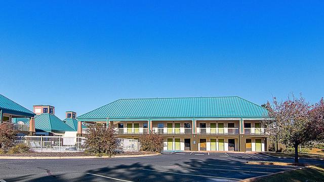 Econo Lodge hotel detail image 1