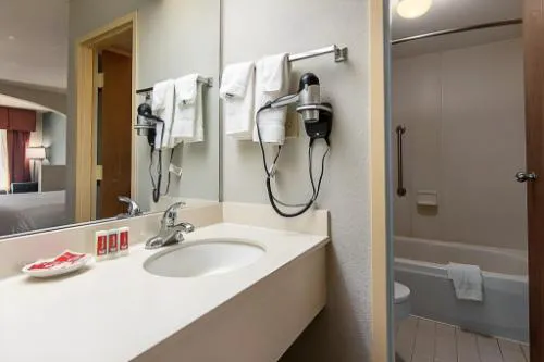 Econo Lodge hotel detail image 4