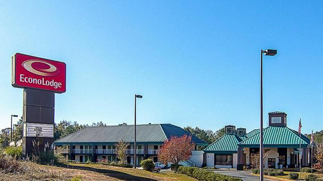 Econo Lodge hotel detail image 1