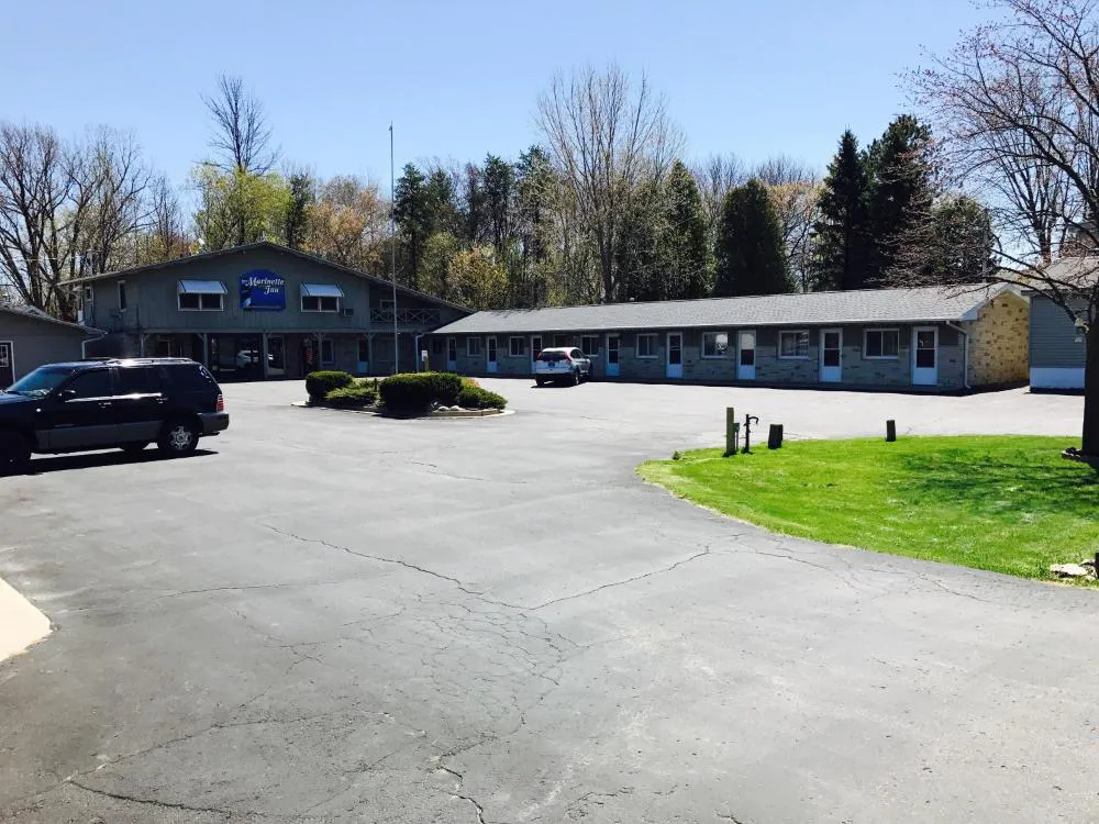 Marinette Inn hotel hero