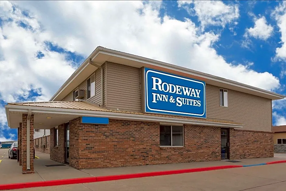 Rodeway Inn & Suites Kearney hotel hero