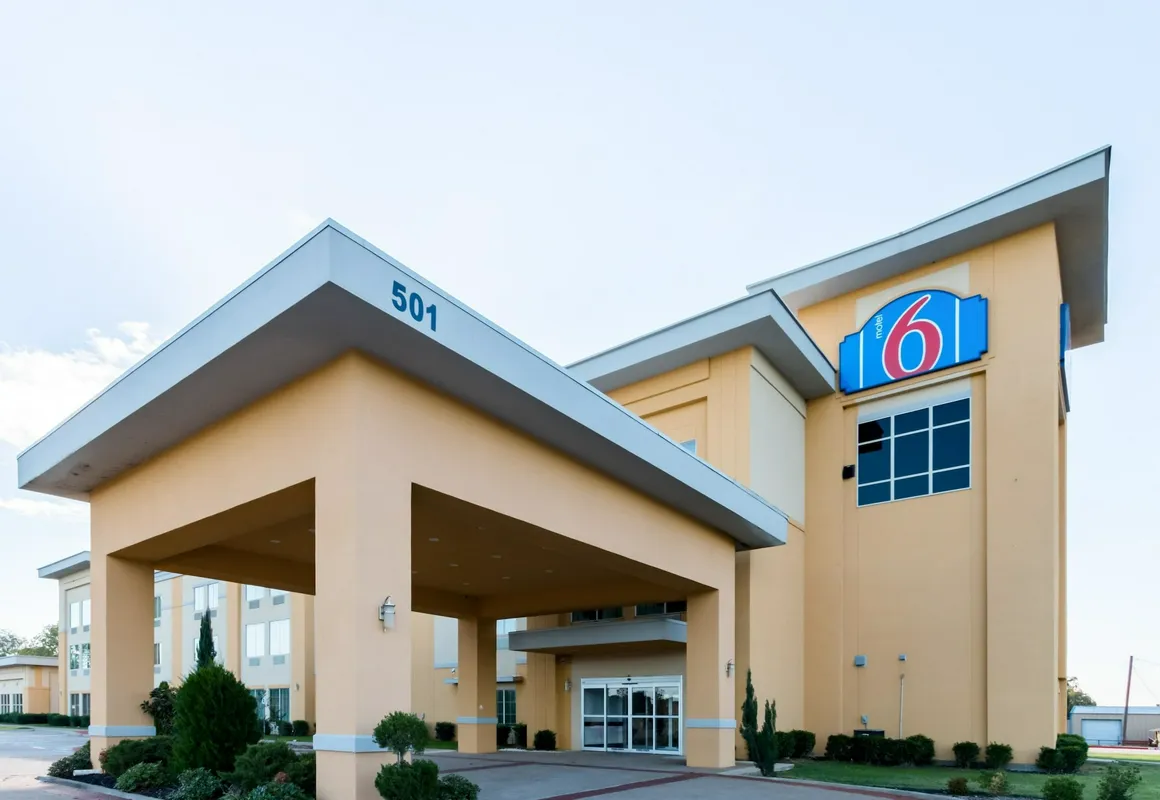 Motel 6 Joshua, TX hotel hero