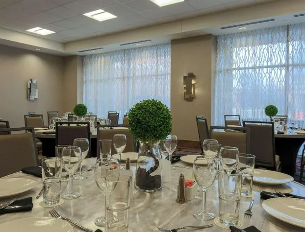 DoubleTree by Hilton Evansville hotel detail image 3
