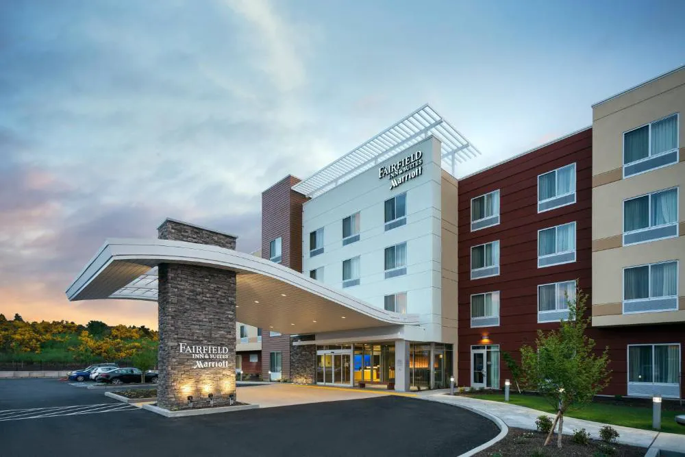 Fairfield Inn & Suites by Marriott Tacoma DuPont hotel hero