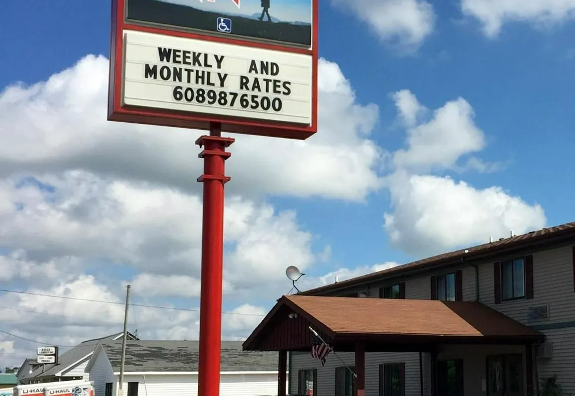 The Travelers Inn hotel hero