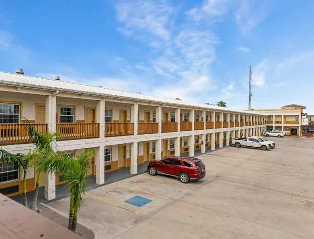 Lighthouse Inn hotel detail image 3