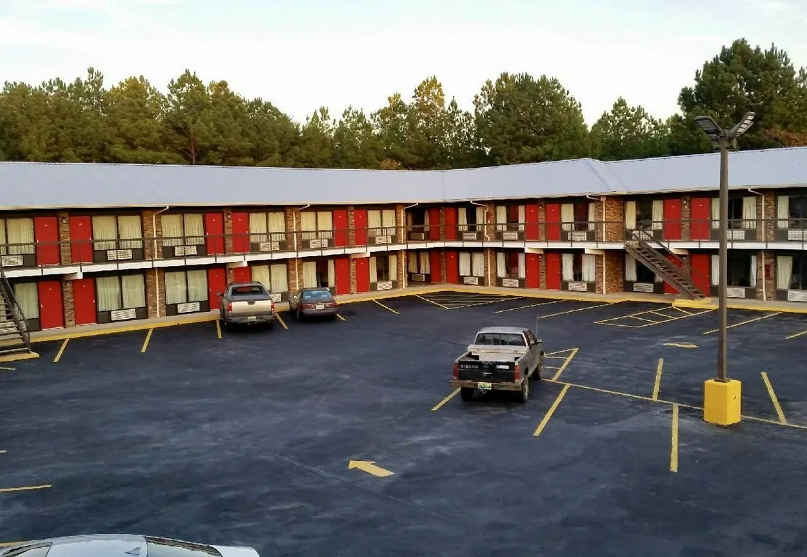 American Inn hotel hero