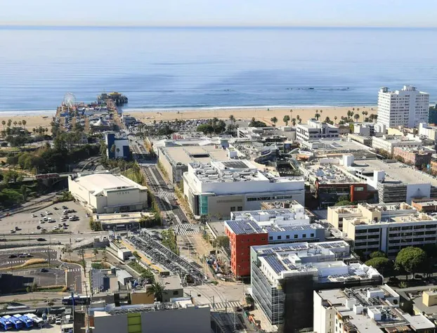 Hampton Inn & Suites Santa Monica hotel detail image 1