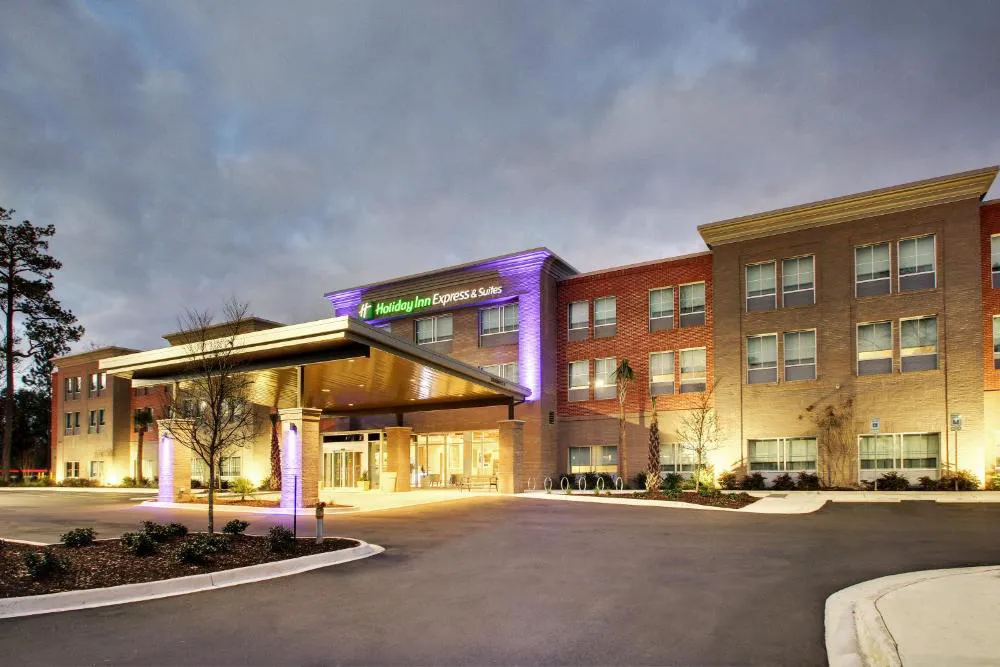 Holiday Inn Express & Suites Charleston NE Mt Pleasant US17 by IHG hotel hero