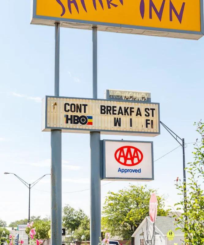 Safari Inn hotel hero