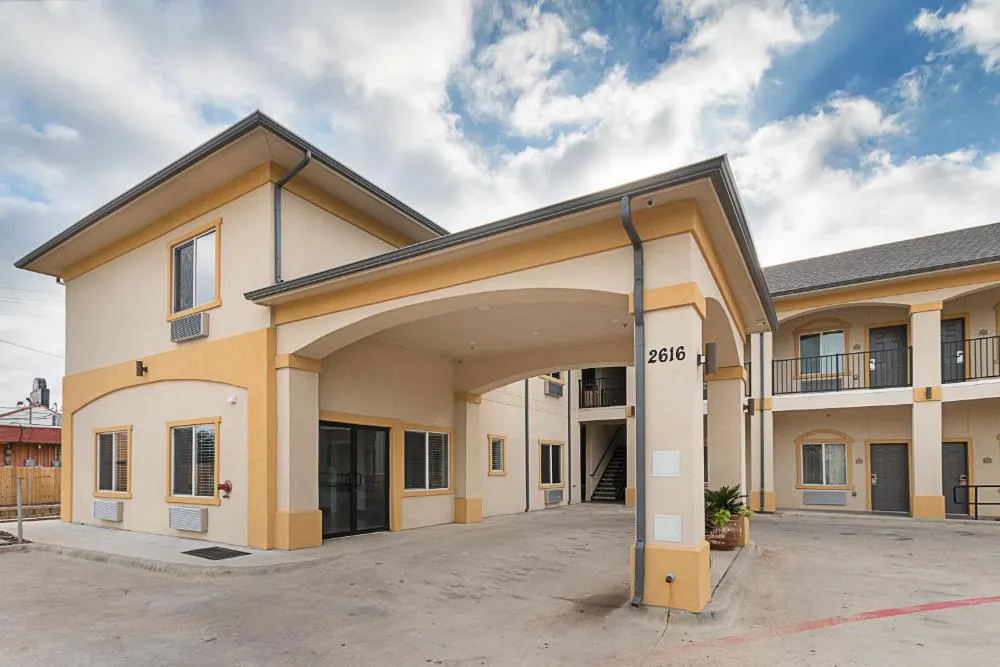 Scottish Inns & Suites hotel hero