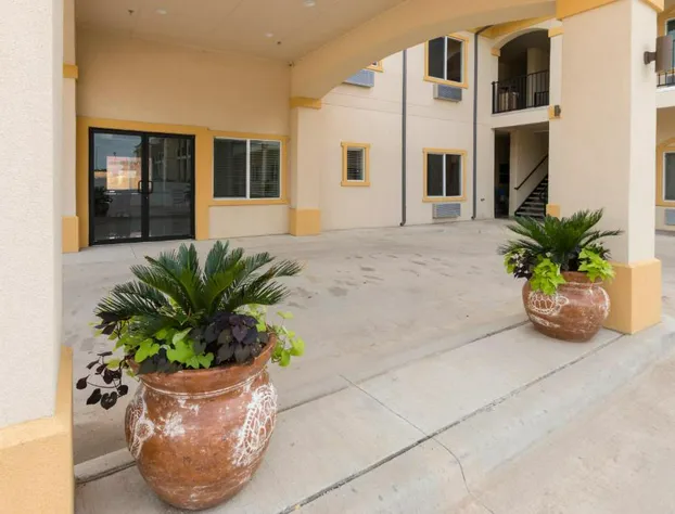 Scottish Inns & Suites hotel detail image 1