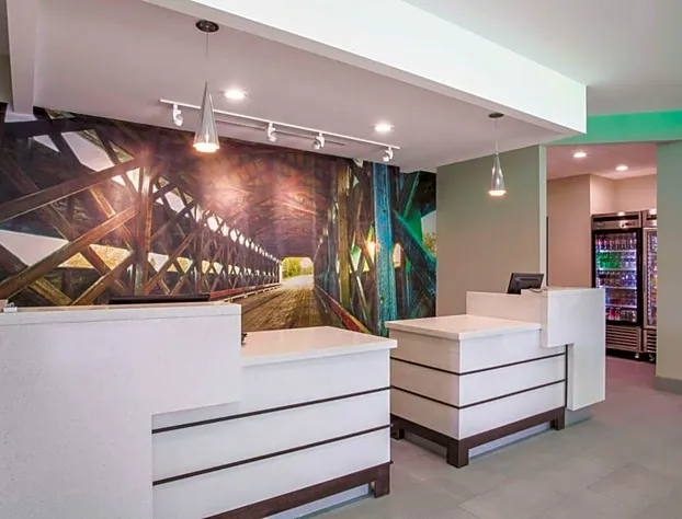 La Quinta Inn & Suites by Wyndham Cullman hotel detail image 3