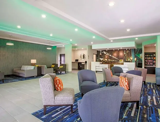 La Quinta Inn & Suites by Wyndham Cullman hotel detail image 4