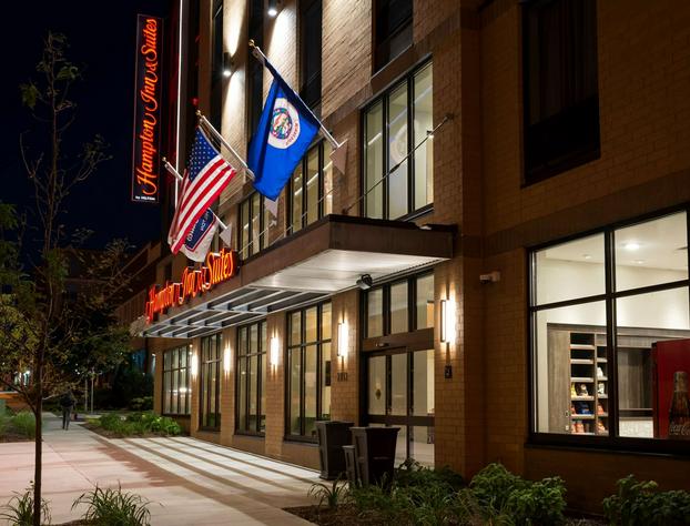 Hampton Inn & Suites Minneapolis University Area hotel detail image 1
