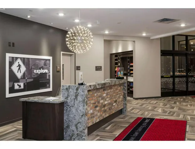 Hampton Inn & Suites Minneapolis University Area hotel detail image 2