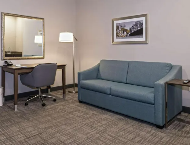 Hampton Inn & Suites Minneapolis University Area hotel detail image 4