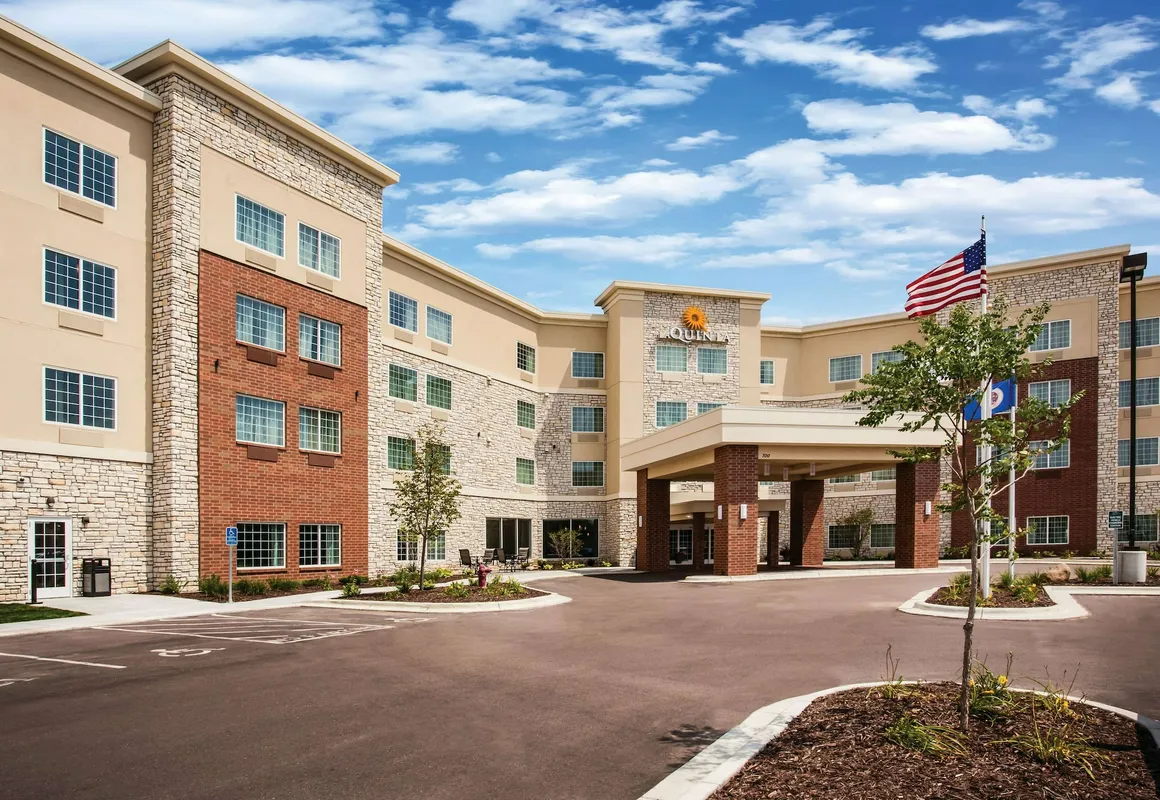La Quinta Inn & Suites by Wyndham St. Paul-Woodbury hotel hero