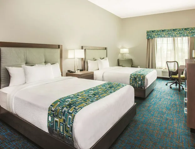 La Quinta Inn & Suites by Wyndham St. Paul-Woodbury hotel detail image 4