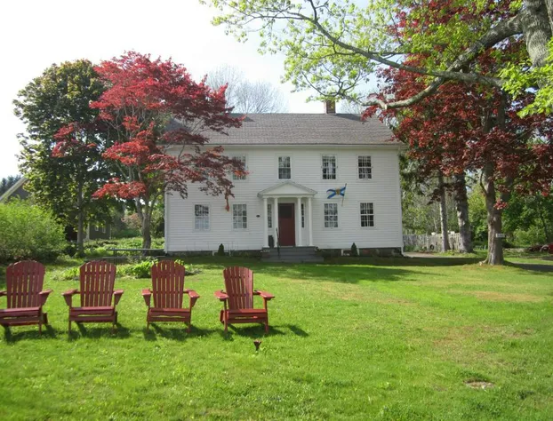 Grand Oak Manor Bed & Breakfast hotel detail image 3
