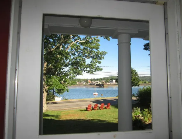 Grand Oak Manor Bed & Breakfast hotel detail image 4