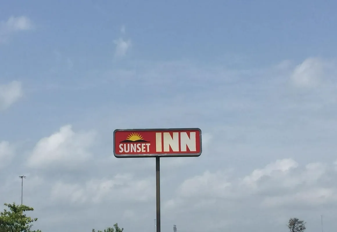 Sunset Inn hotel hero