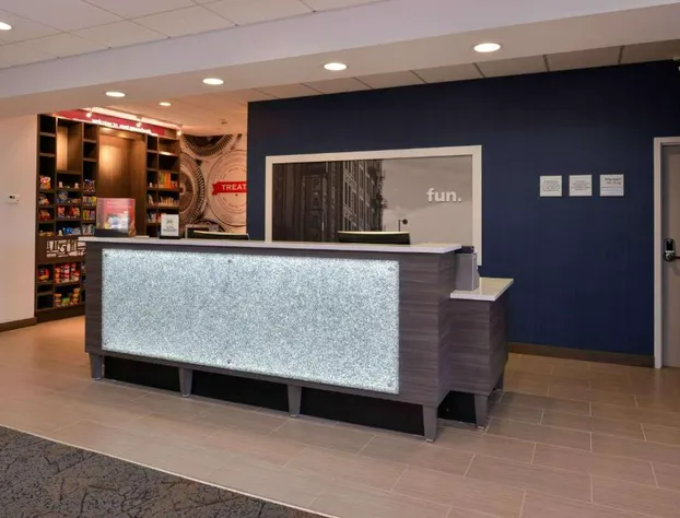 Hampton Inn & Suites Albany-East Greenbush hotel detail image 2