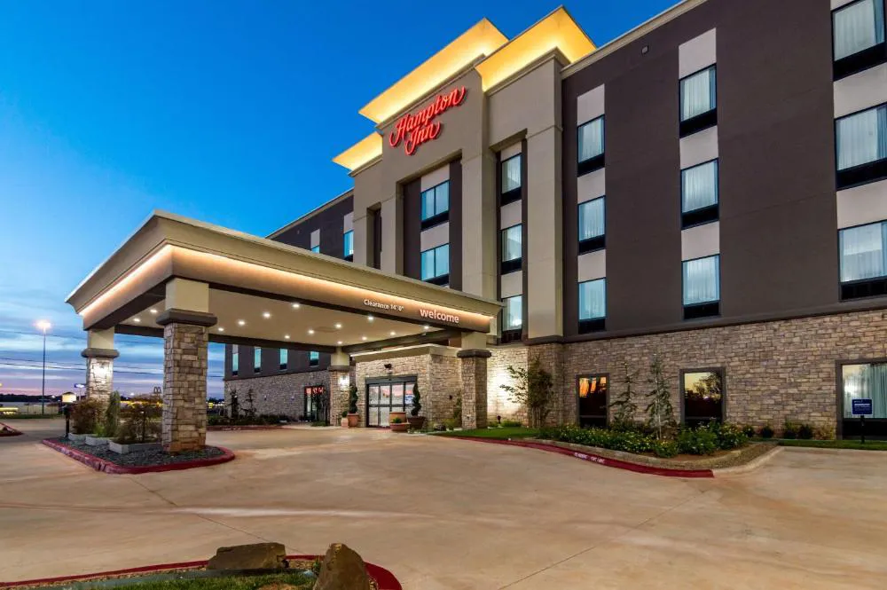 Hampton Inn Oklahoma City Northeast hotel hero