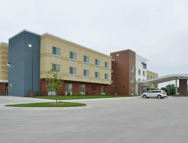 Fairfield Inn & Suites Fremont hotel detail image 1