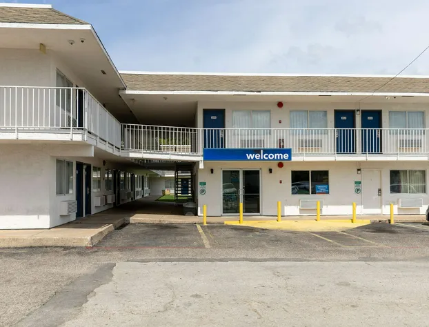 Motel 6 Lufkin, TX hotel detail image 2