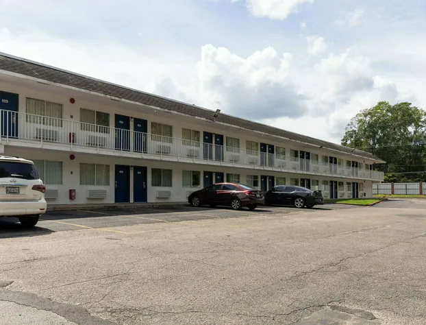 Motel 6 Lufkin, TX hotel detail image 1