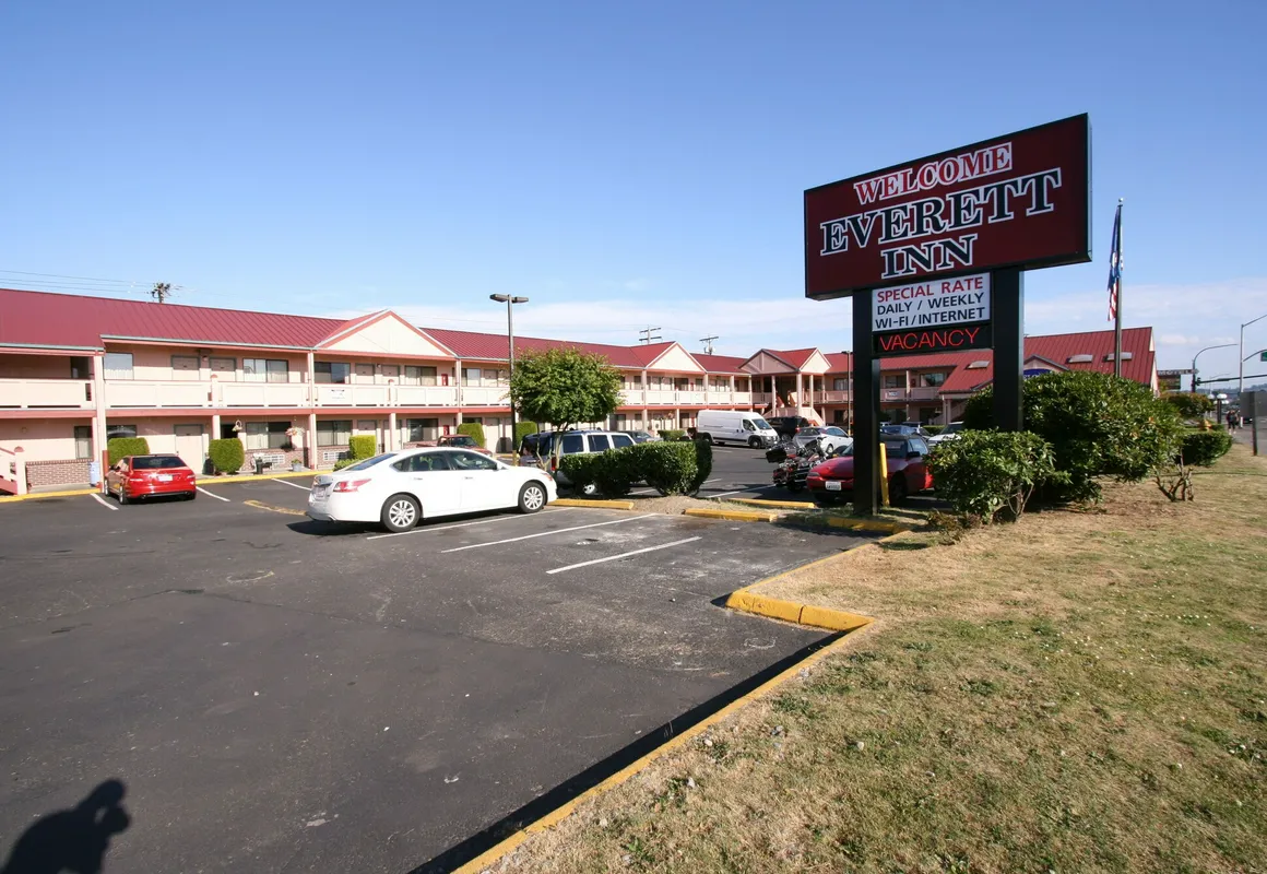 Welcome Everett Inn hotel hero