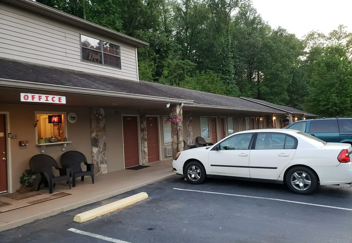 Chatuge Mountain Inn hotel hero