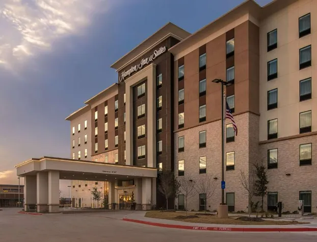 Hampton Inn & Suites Dallas-The Colony, TX hotel detail image 2