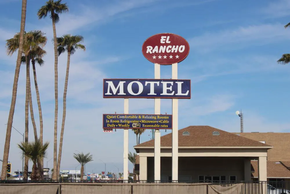 El Rancho Motel hotel hero