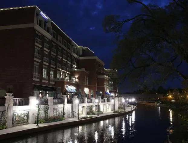 Hotel Indigo Naperville Riverwalk by IHG hotel detail image 1