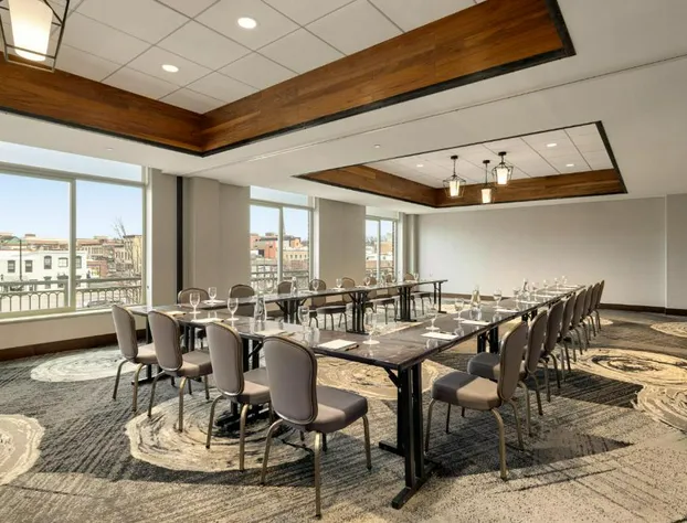 Hotel Indigo Naperville Riverwalk by IHG hotel detail image 4