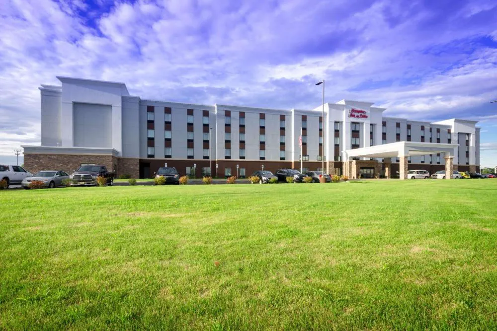 Hampton Inn & Suites Hammond hotel hero