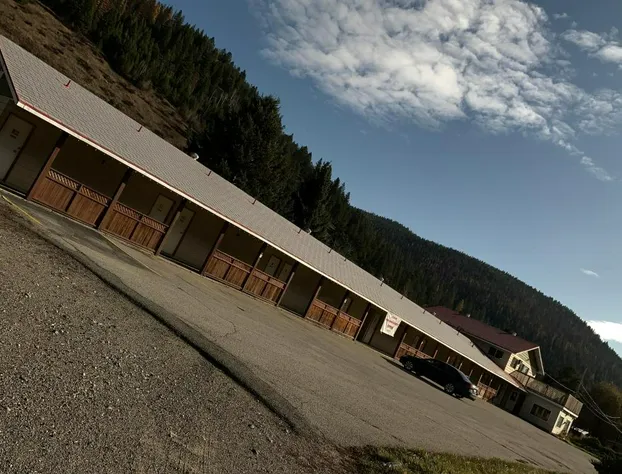 Greenview Motel and RV Park hotel detail image 1