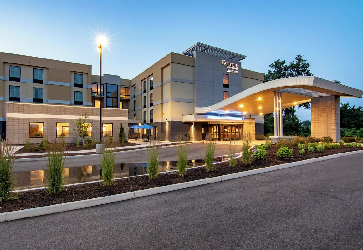 Fairfield Inn & Suites Springfield Holyoke hotel hero