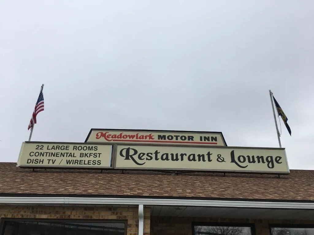 Meadowlark Inn Bridgeport hotel hero