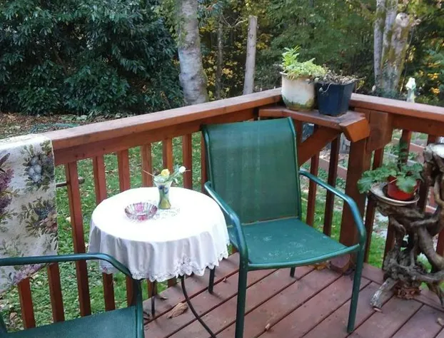 Scott Creek Farm hotel detail image 1