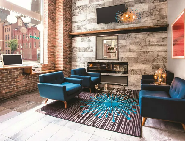 La Quinta Inn & Suites by Wyndham Baltimore Downtown hotel detail image 3