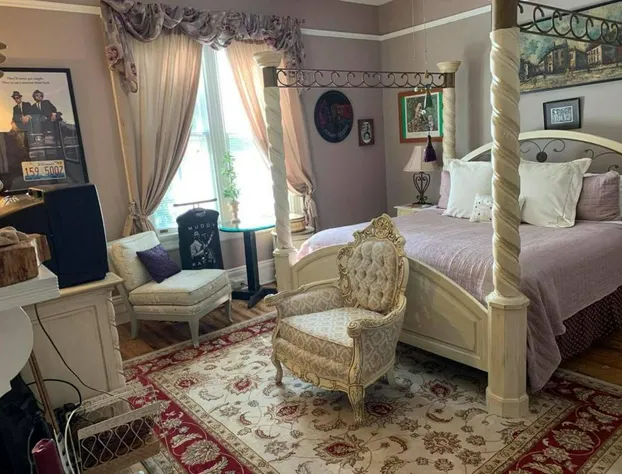 Inn Upon Moon River Plantation hotel detail image 2